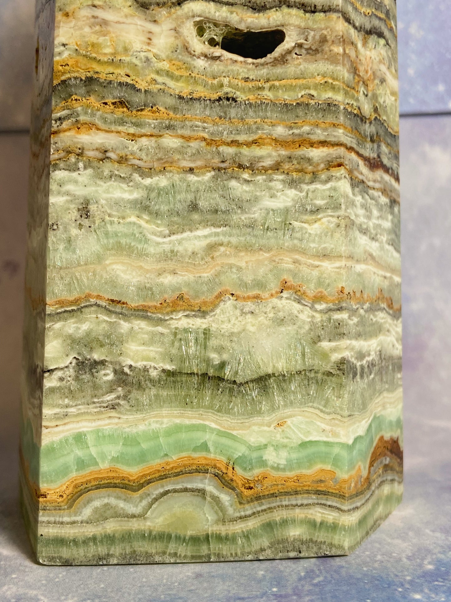 Kiwi Calcite Tower
