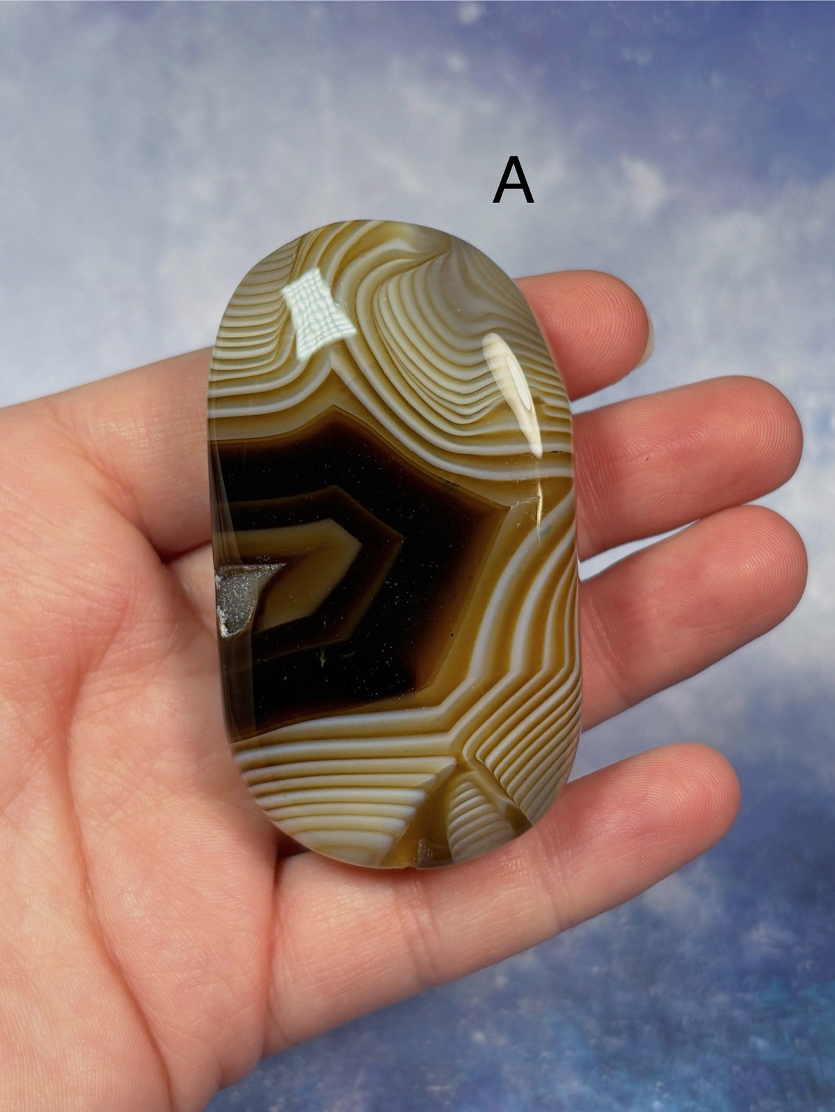 Brown Banded Agate Palmstone